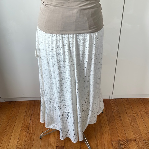 Lane Bryant Skirt in White Size-10/12 - Picture 4 of 14